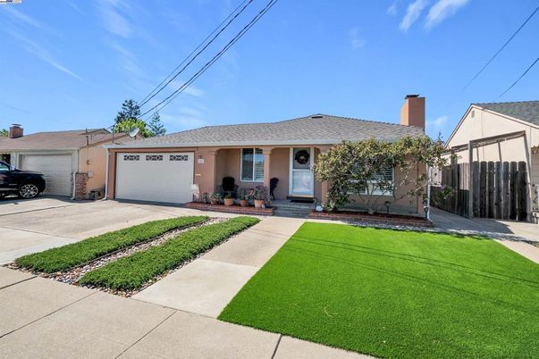 Attached, Backyard, Exterior, Facade, Ranch
