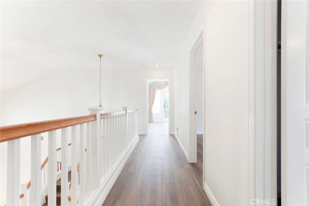 Interior, Pendant Lights, Recessed Lighting, Wood Texture Flooring