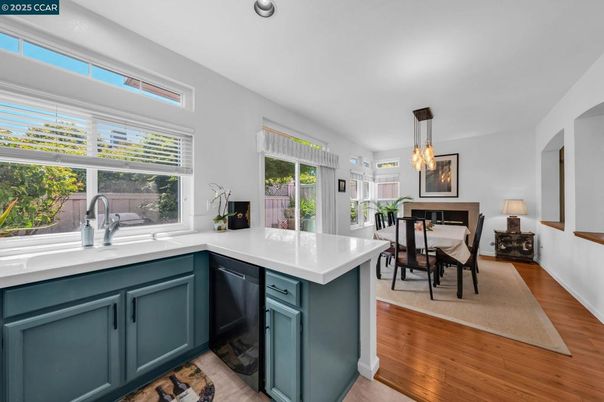 Dining room, Interior, Kitchen, Pendant Lights, Recessed Lighting, Wood Texture Flooring