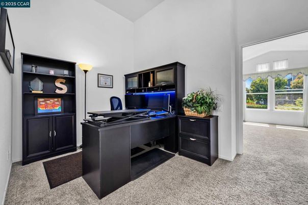 Home Office, Interior