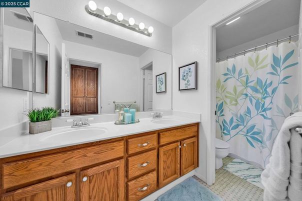 Bathroom, Dual Sink Vanities, Interior