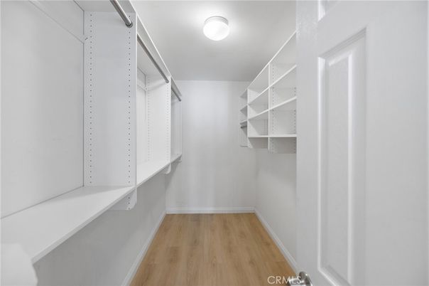 Interior, Walk-in Closets, Wood Texture Flooring