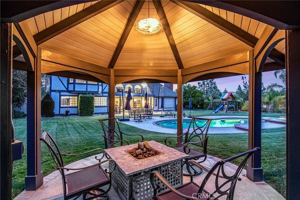 Exterior, Playground, Pool