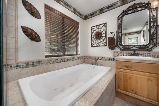 Bathroom, Interior, Tile Countertops