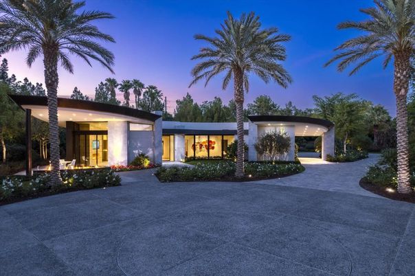 Backyard, Exterior, Facade, Modern