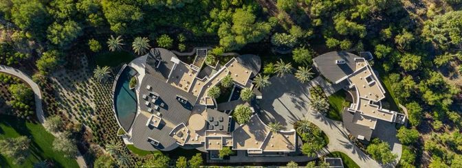 Exterior, Drone