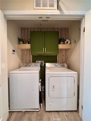 Interior, Utility Closets, Washer, Wood Texture Flooring