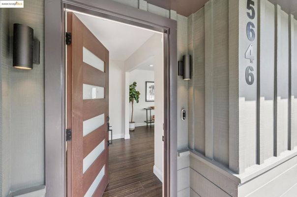 Elevator, Interior, Wood Texture Flooring