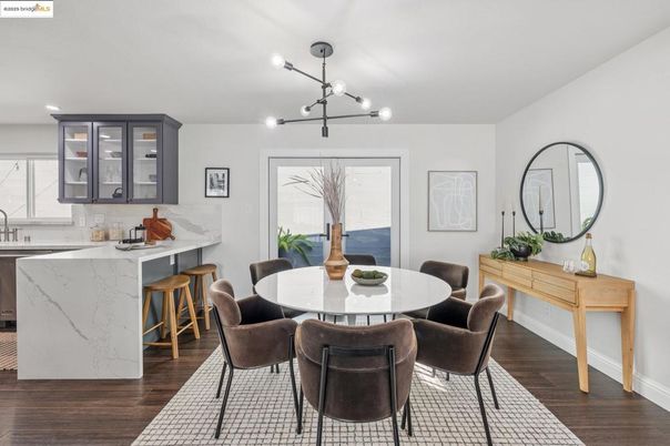 Dining room, Interior, Kitchen, Pendant Lights, Recessed Lighting, Wood Texture Flooring