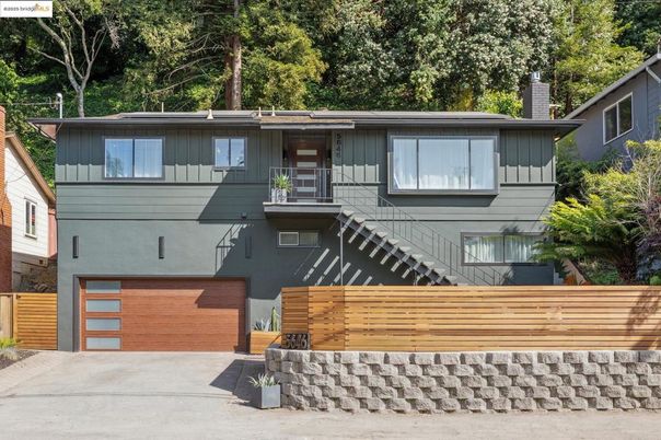 Attached, Exterior, Facade, Raised Ranch