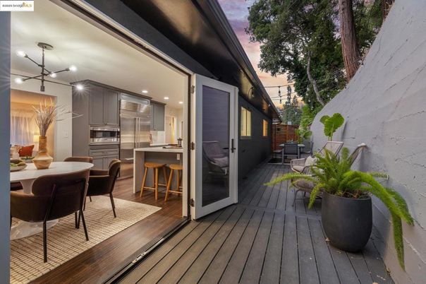 Exterior, Stainless Steel Appliances