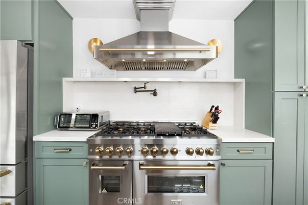 Interior, Kitchen, Stainless Steel Appliances