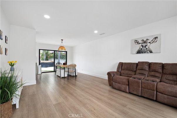 Dining room, Interior, Living room, Pendant Lights, Recessed Lighting, Wood Texture Flooring