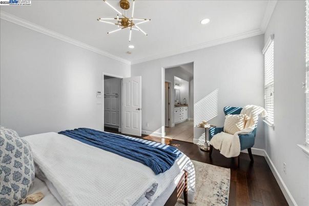 Bedroom, Interior, Pendant Lights, Recessed Lighting, Wood Texture Flooring