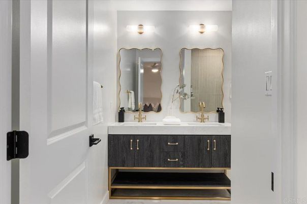 Bathroom, Dual Sink Vanities, Interior