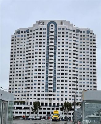 Exterior, Facade, Highrise