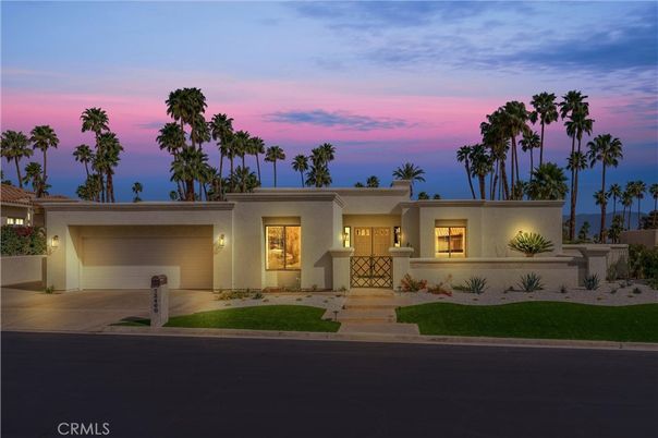 Attached, Exterior, Facade, Modern