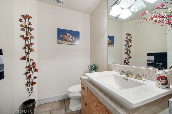 Bathroom, Interior, Tile Countertops