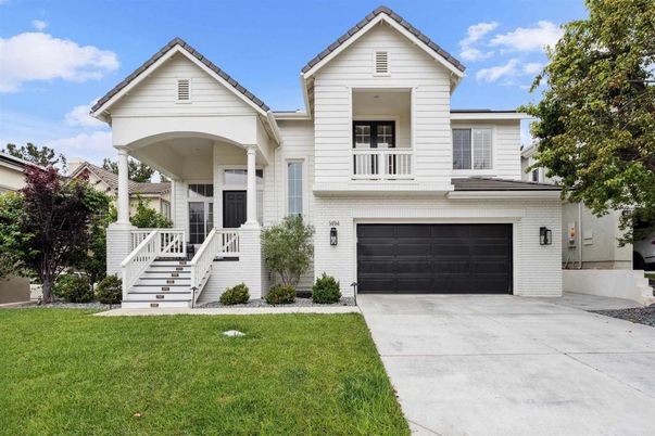 Attached, Exterior, Facade, Farmhouse