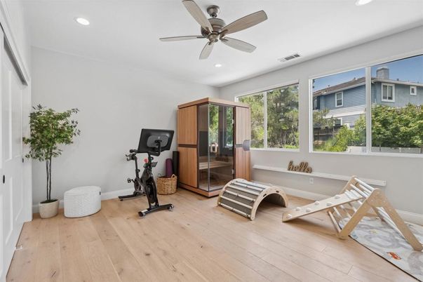 Fitness Equipment, Interior, Recessed Lighting, Wood Texture Flooring