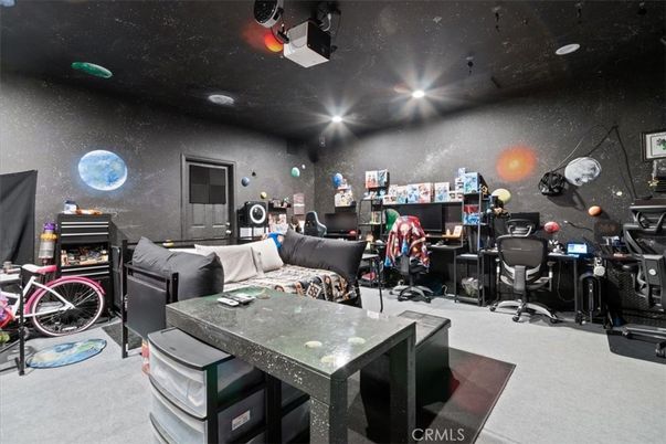 Fitness Equipment, Interior, Living room, Recessed Lighting
