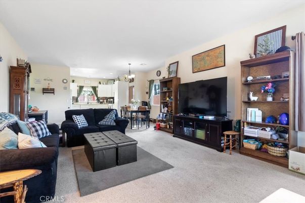 Chandelier, Dining room, Interior, Kitchen, Living room