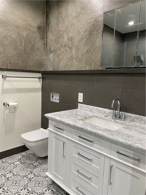 Bathroom, Interior, Recessed Lighting