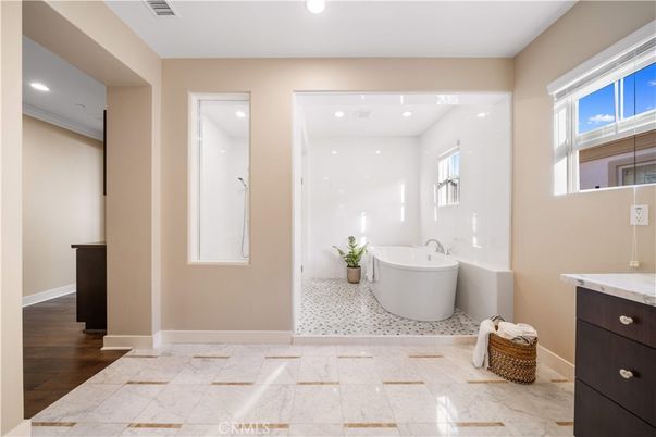 Bathroom, Free Standing Baths, Interior, Recessed Lighting, Wood Texture Flooring
