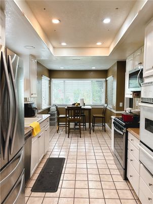 Dining room, Interior, Kitchen, Recessed Lighting, Stainless Steel Appliances
