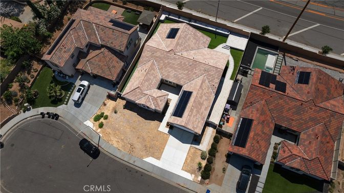 Exterior, Drone