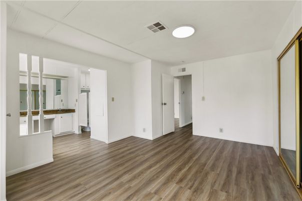 DE Listing image placeholder