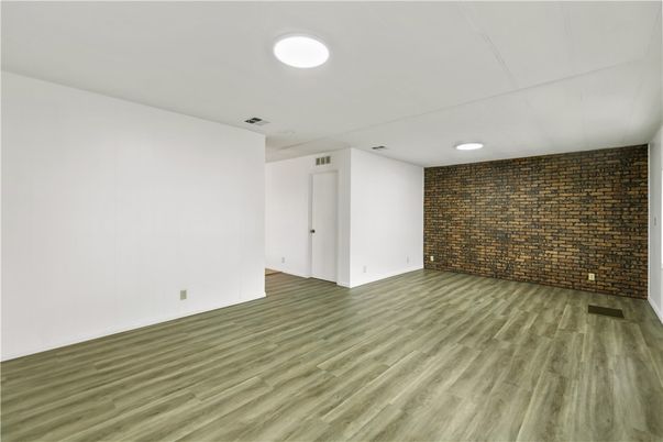 DE Listing image placeholder