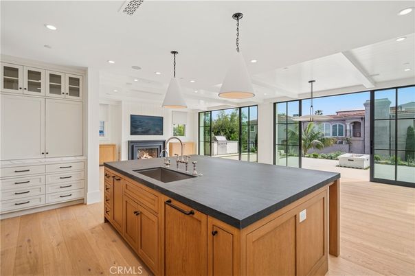 Fireplace, Interior, Kitchen, Pendant Lights, Recessed Lighting, Wood Texture Flooring