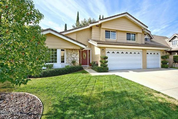 Attached, Exterior, Facade, American Craftsman
