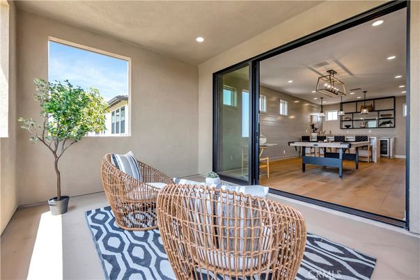 Dining room, Interior, Pendant Lights, Recessed Lighting
