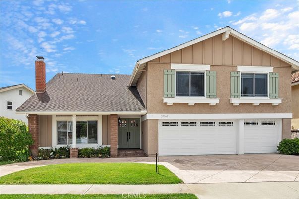 Attached, Exterior, Facade, American Craftsman
