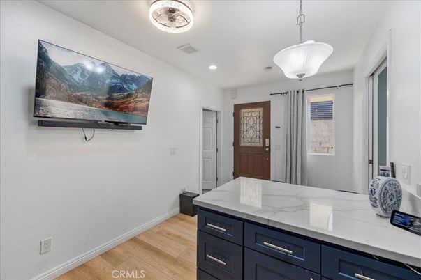 Interior, Pendant Lights, Recessed Lighting, Wood Texture Flooring