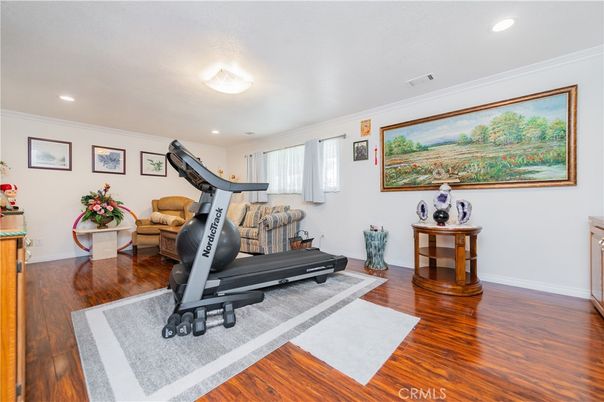 Fitness Equipment, Interior, Recessed Lighting, Wood Texture Flooring