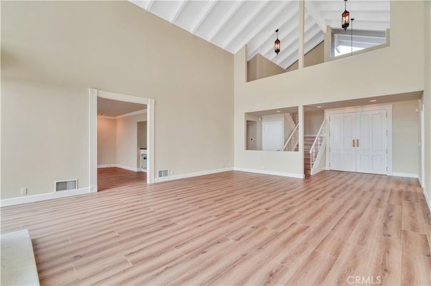 Empty room, Interior, Pendant Lights, Wood Texture Flooring