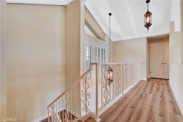 Interior, Pendant Lights, Wood Texture Flooring