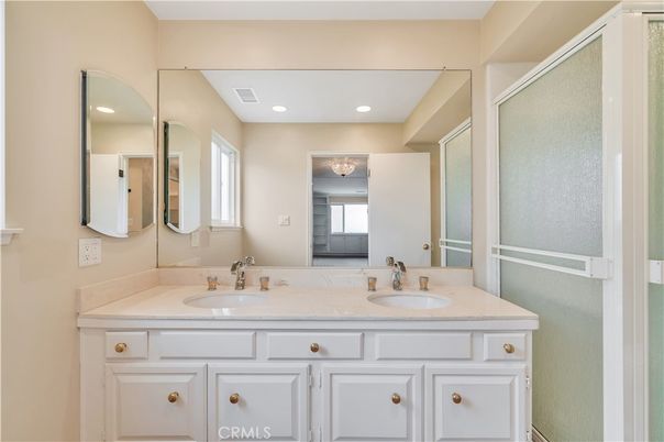 Bathroom, Dual Sink Vanities, Interior, Recessed Lighting