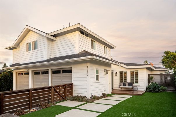 Attached, Exterior, Facade, Farmhouse