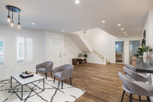 Interior, Living room, Pendant Lights, Recessed Lighting, Wood Texture Flooring
