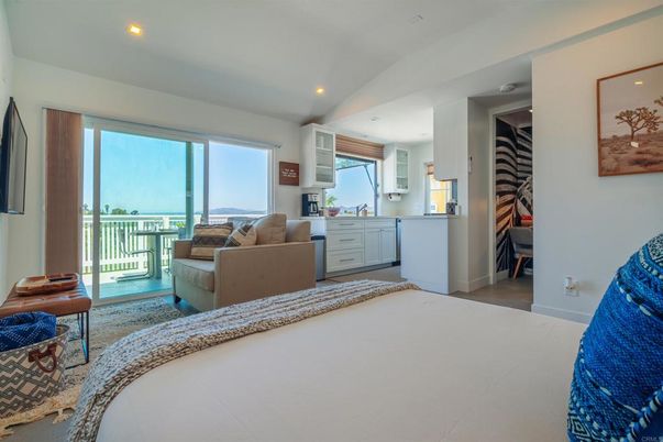 Bedroom, Interior, Recessed Lighting, Water