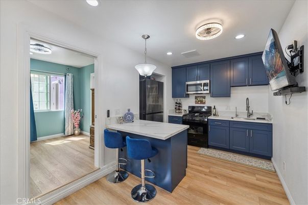 Interior, Kitchen, Pendant Lights, Recessed Lighting, Wood Texture Flooring