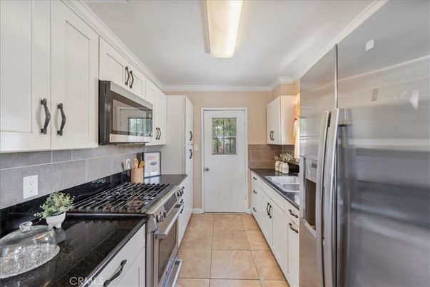 Interior, Kitchen, Stainless Steel Appliances