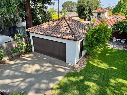 Detached Garage, Exterior
