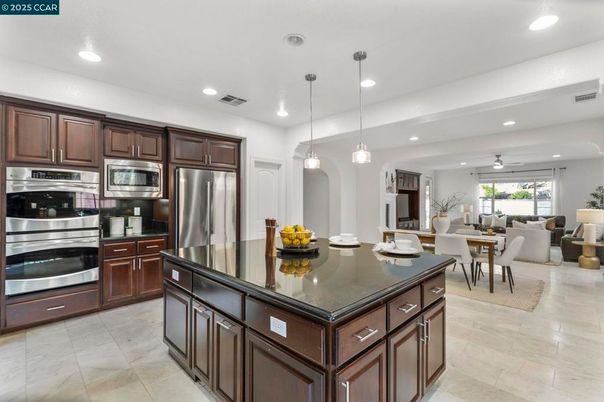 Dining room, Interior, Kitchen, Living room, Pendant Lights, Recessed Lighting, Stainless Steel Appliances