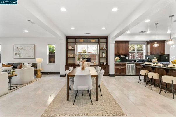Dining room, Interior, Kitchen, Pendant Lights, Recessed Lighting, Stainless Steel Appliances