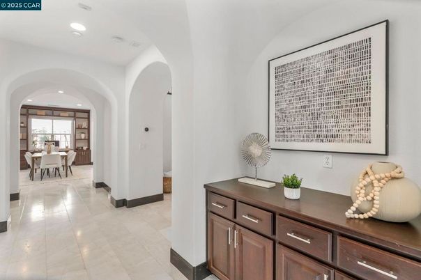 Dining room, Interior, Recessed Lighting